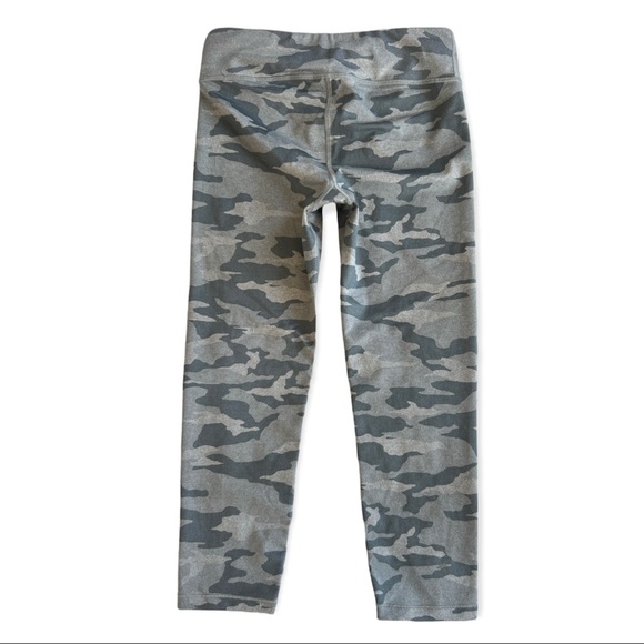 Athleta Girl • Gray Camo Printed Chit Chat Tight Leggings • Size XXL/16 - Picture 7 of 11